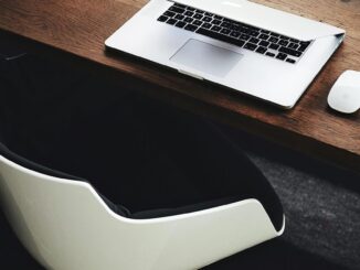 Robinhood (HOOD) Cuts 7% of Jobs in Third Round Layoffs of Since April 2022: WSJ