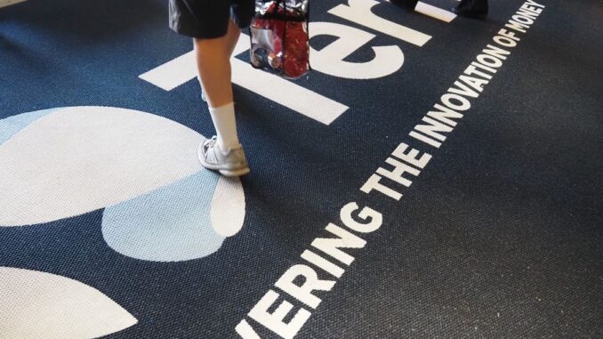 Terra Classic Community Passes Vote Ending USTC Minting as Revival Efforts Continue