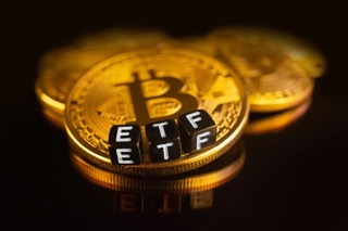 Bloomberg-Analyst-Predicts-Likelihood-Of-A-Spot-Bitcoin-ETF-By.jpeg Spot Bitcoin ETFs Small