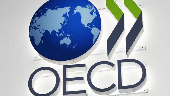 Atmosphere (Shutterstock/CoinDesk)