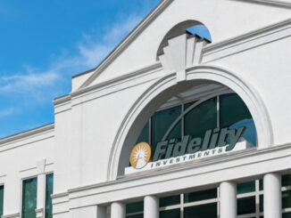 Fidelity's FBTC hits $1B inflows, Pullix PLX presale raises $3,89M