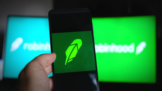 Robinhood's SHIB holdings hit 36.684T amidst burns and whales’ accumulation